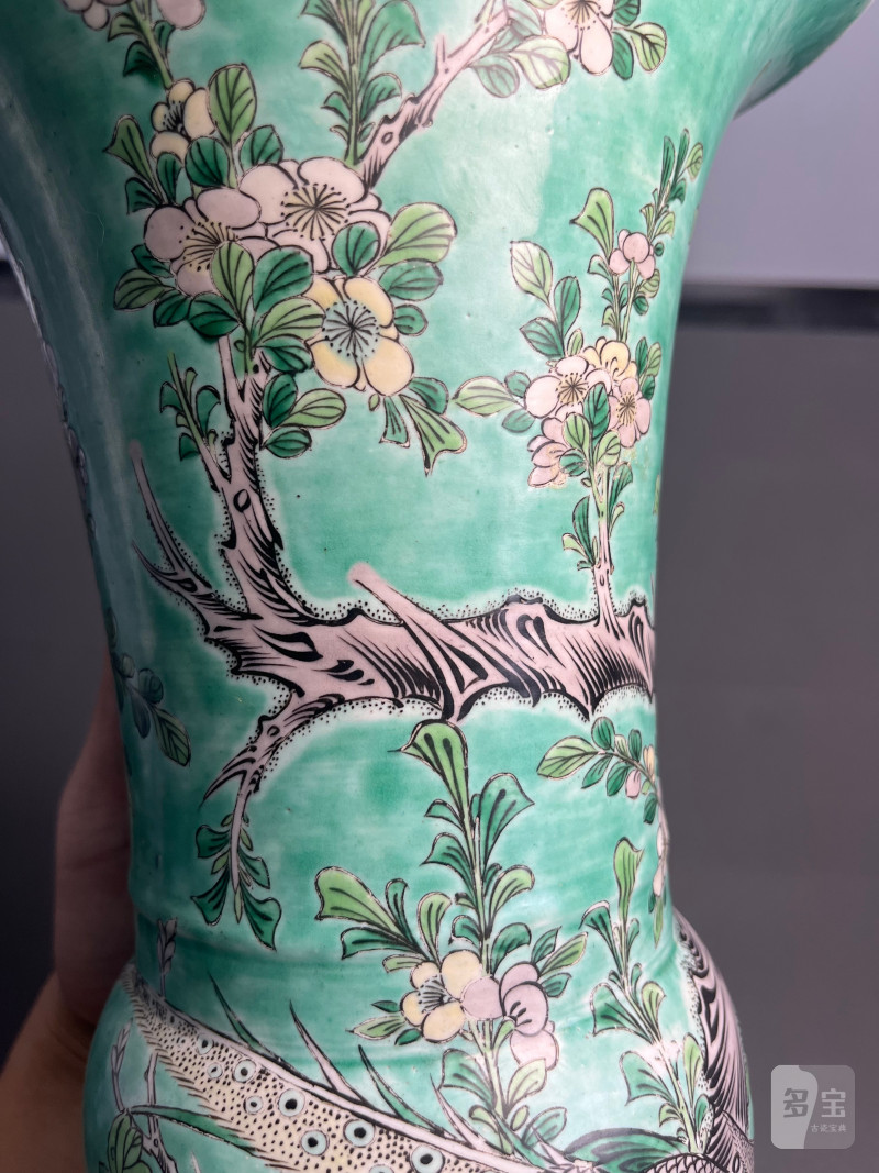 清康熙  素三彩“雏鸡牡丹”图花觚 - 图8
